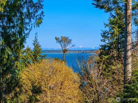 10700 NE Broomgerrie Rd, Bainbridge Island, WA 98110