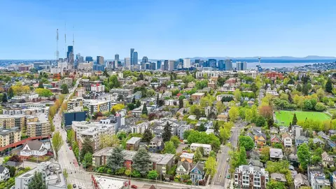 137 23rd Ave E, Seattle, WA 98112