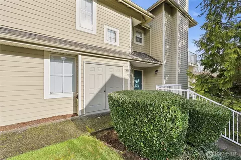 2046 Newport Way NW #11-7, Issaquah, WA 98027
