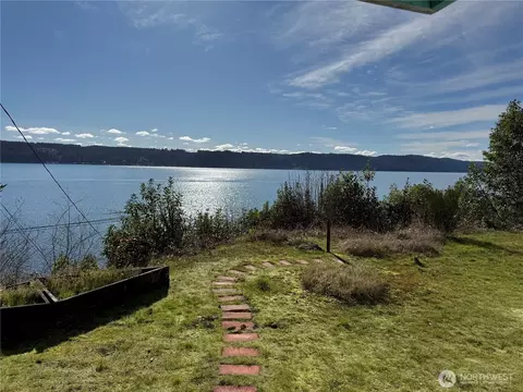 7350 NE North Shore Rd, Belfair, WA 98528