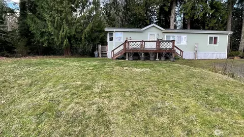101 E Pirates Pl, Grapeview, WA 98546