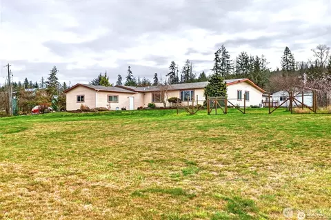 402 Parrish Rd, Sequim, WA 98382