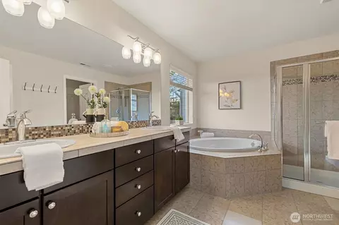 Bath - 3414 176th Pl SE, Bothell, WA 98012 photo 1 of 3