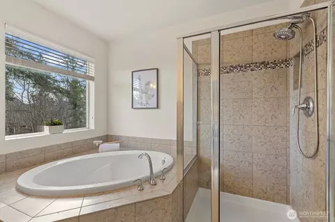 Bath - 3414 176th Pl SE, Bothell, WA 98012 photo 2 of 3