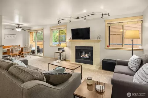 8248 126th Ave NE #C-305, Kirkland, WA 98033