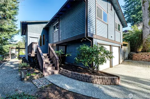 11630 NE 74th St, Kirkland, WA 98033
