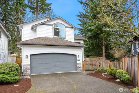 7543 NE 203rd St, Kenmore, WA 98028