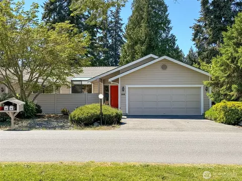105 Fairway Dr, Sequim, WA 98382