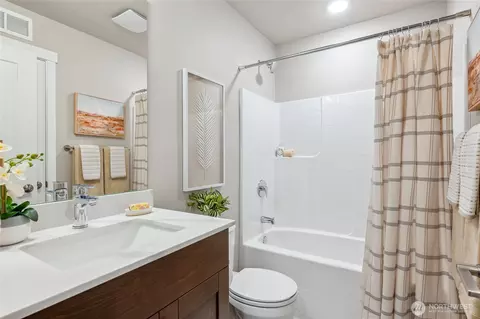 Bath - 1322 194th St SE #B7, Bothell, WA 98012 photo 3 of 3