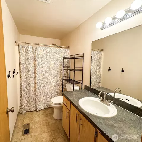 Bath - 17841 Iris Pl SW, Rochester, WA 98579 photo 1 of 1