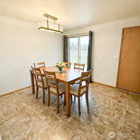 Dining - 17841 Iris Pl SW, Rochester, WA 98579 photo 1 of 1