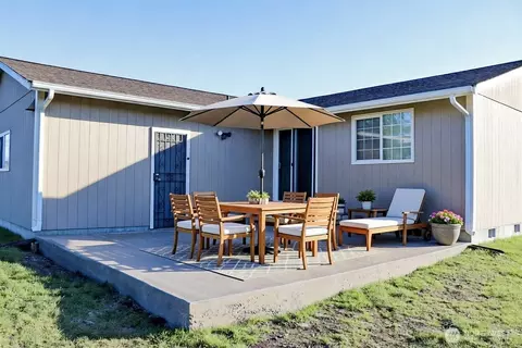 Exterior - 17841 Iris Pl SW, Rochester, WA 98579 photo 1 of 2