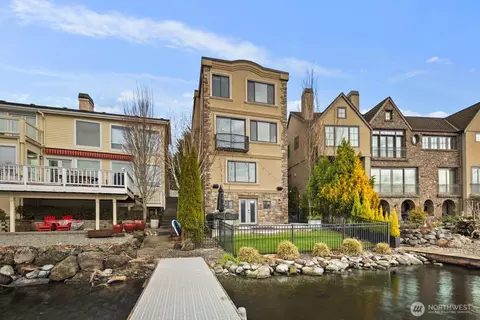 4013 E Lake Sammamish Shore Ln, Sammamish, WA 98075