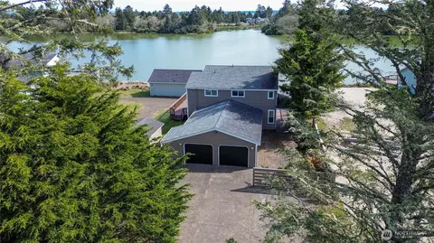 586 Mount Olympus Ave SE, Ocean Shores, WA 98569