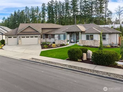 155 Mountain Crest Ln, Eatonville, WA 98328