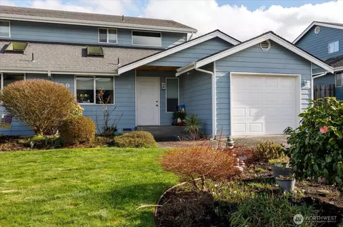 150 NE Nunan Loop #2, Oak Harbor, WA 98277
