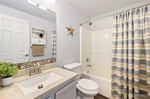 Bath - 7911 195th St E, Spanaway, WA 98387 photo 4 of 4