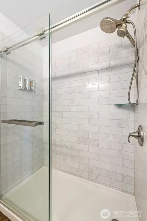 Bath - 7911 195th St E, Spanaway, WA 98387 photo 3 of 4