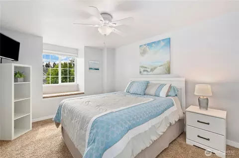 Bedroom - 7911 195th St E, Spanaway, WA 98387 photo 4 of 7