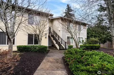 4310 Blue Heron Cir #206, Anacortes, WA 98221
