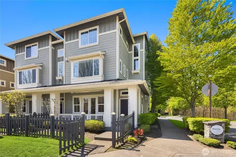 8017 Douglas Ave SE, Snoqualmie, WA 98065