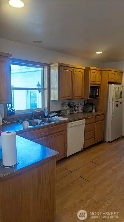 Kitchen - 3292 S Pass Rd, Everson, WA 98247 photo 2 of 2