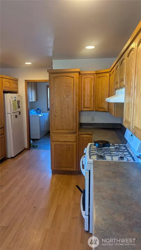 Kitchen - 3292 S Pass Rd, Everson, WA 98247 photo 1 of 2