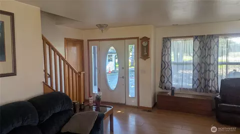 Entry Way - 3292 S Pass Rd, Everson, WA 98247 photo 1 of 2