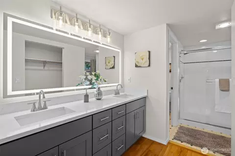 Bath - 212 27th Ave E, Seattle, WA 98112 photo 1 of 4