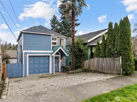 Exterior - 212 27th Ave E, Seattle, WA 98112 photo 5 of 9