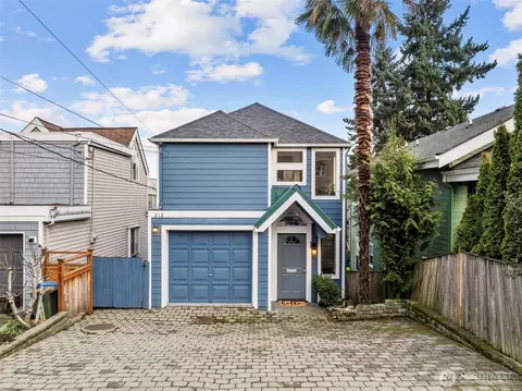 Exterior - 212 27th Ave E, Seattle, WA 98112 photo 4 of 9