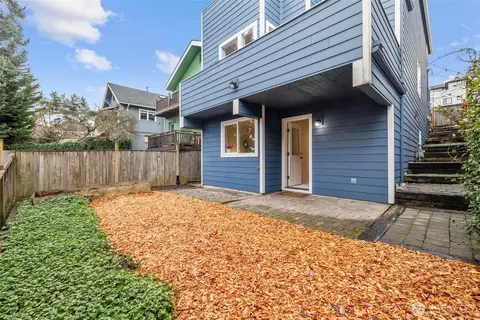 Exterior - 212 27th Ave E, Seattle, WA 98112 photo 7 of 9