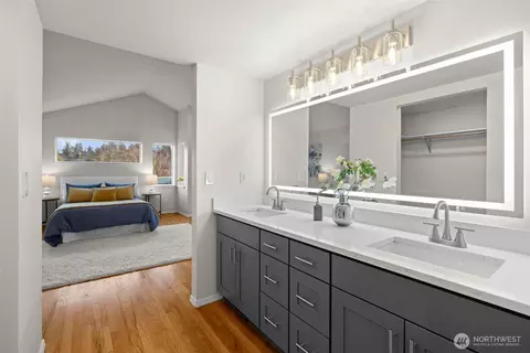Bath - 212 27th Ave E, Seattle, WA 98112 photo 2 of 4