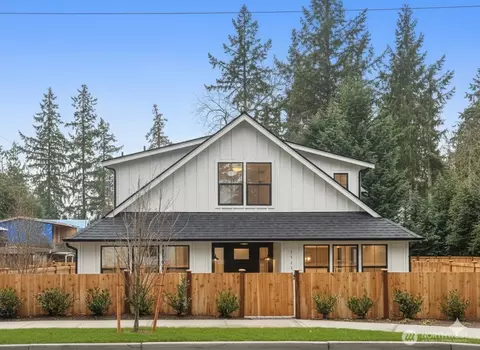 11116 116th Ave NE #4, Kirkland, WA 98033