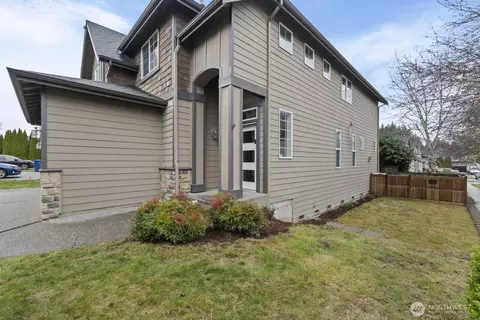 Exterior - 4233 154th Pl SE, Bothell, WA 98012 photo 5 of 5