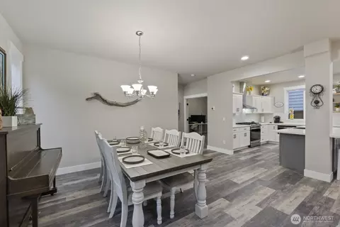 Dining - 4233 154th Pl SE, Bothell, WA 98012 photo 3 of 3