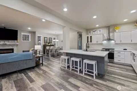 Kitchen - 4233 154th Pl SE, Bothell, WA 98012 photo 5 of 5