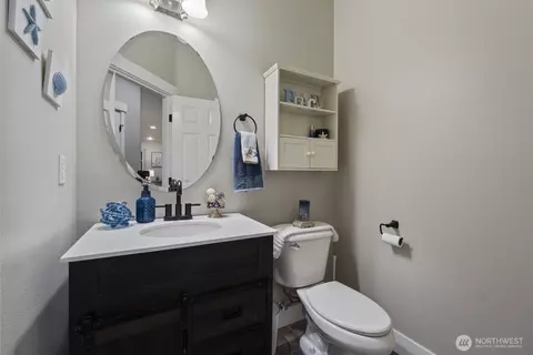 Bath - 4233 154th Pl SE, Bothell, WA 98012 photo 1 of 4