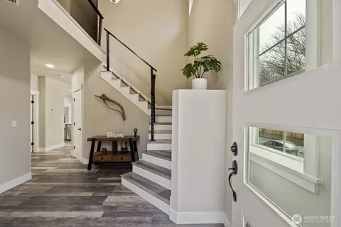 Entry Way - 4233 154th Pl SE, Bothell, WA 98012 photo 1 of 3
