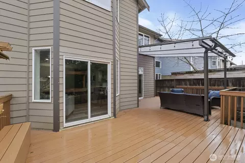 Exterior - 4233 154th Pl SE, Bothell, WA 98012 photo 2 of 5