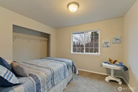 Bedroom - 4233 154th Pl SE, Bothell, WA 98012 photo 4 of 8