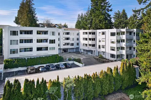 17417 Ashworth Ave N #403, Shoreline, WA 98133