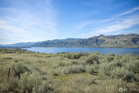 202 Village Way, Oroville, WA 98844