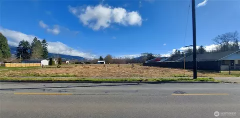 909 N Fruitdale Rd, Sedro Woolley, WA 98284