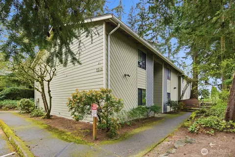 5506 220th St SW #A-105, Mountlake Terrace, WA 98043