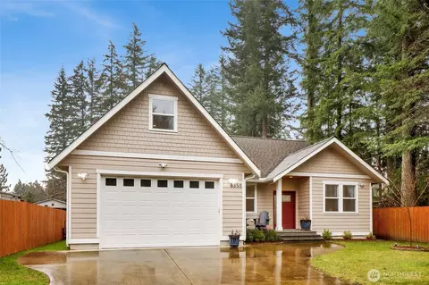 8350 Holly Ln, Maple Falls, WA 98266
