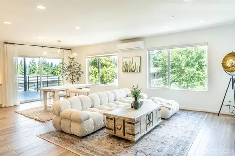 15558 NE 15th Pl #301, Bellevue, WA 98007
