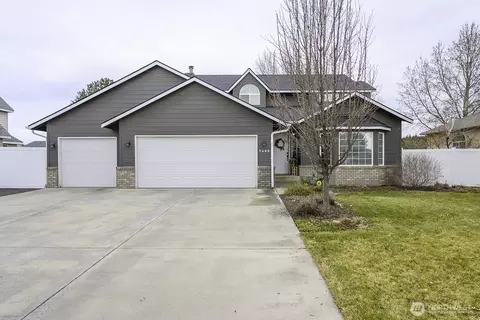 9488 Naples St SE, Moses Lake, WA 98837