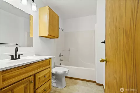 Bath - 17519 Park Ave S, Spanaway, WA 98387 photo 2 of 2