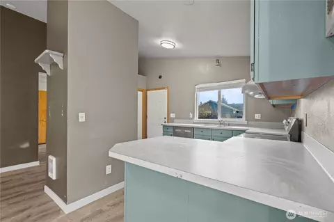 Kitchen - 17519 Park Ave S, Spanaway, WA 98387 photo 2 of 2